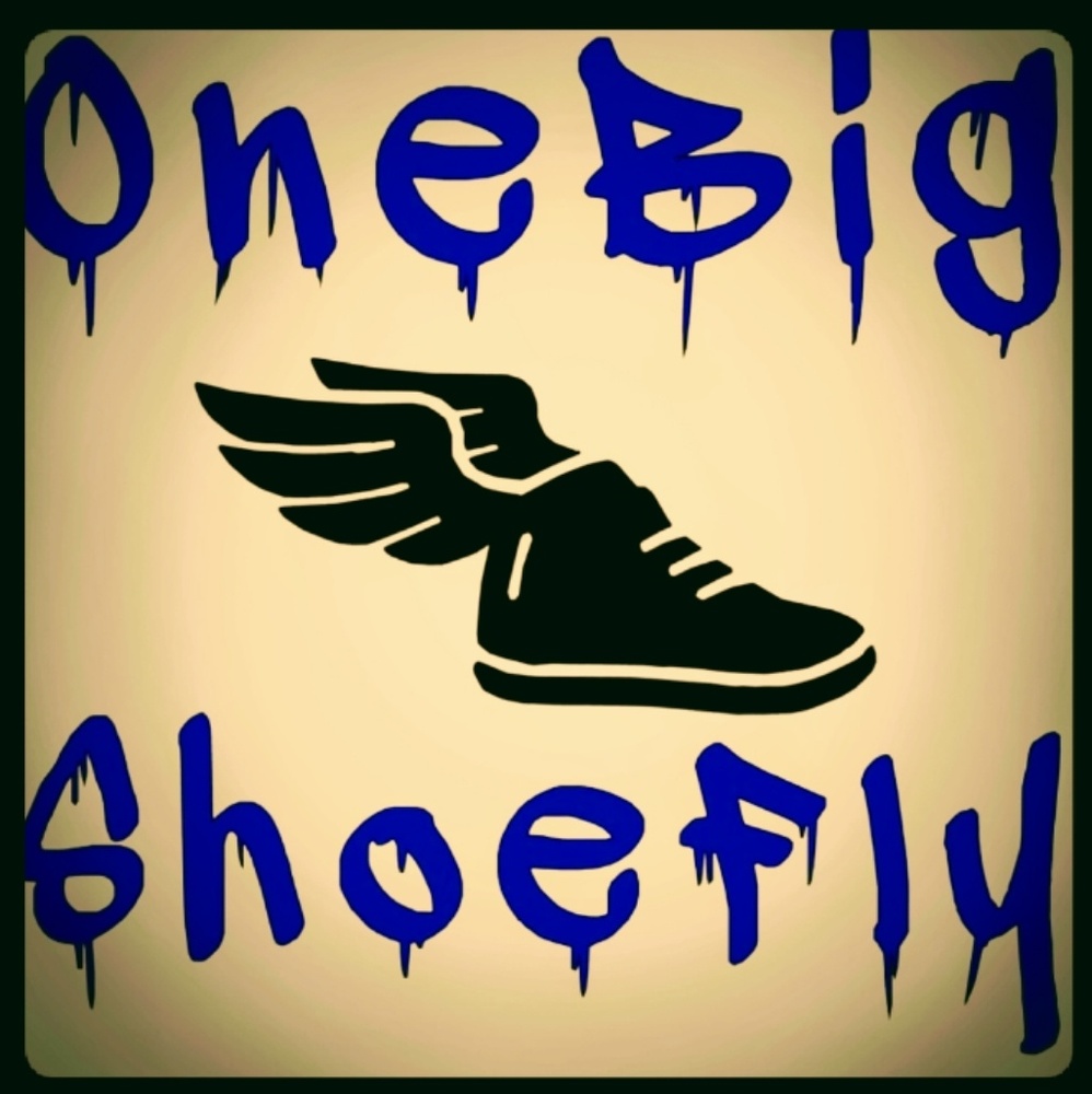 GREAT PRE-OWNED CONDITIONED SNEAKERS...PLEASE RATE AS FAST AS I SHIP. THANK YOU